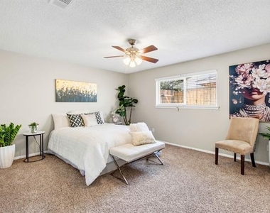 310 Candlewood Place - Photo Thumbnail 9