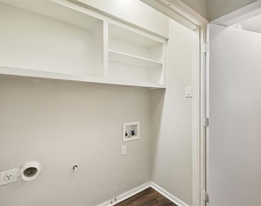 310 Candlewood Place - Photo Thumbnail 18