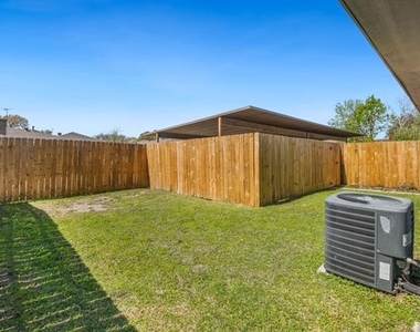 310 Candlewood Place - Photo Thumbnail 27
