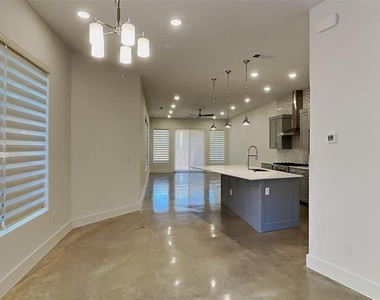 2343 Vagas Street - Photo Thumbnail 20