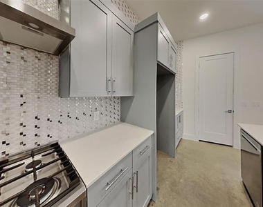 2343 Vagas Street - Photo Thumbnail 18