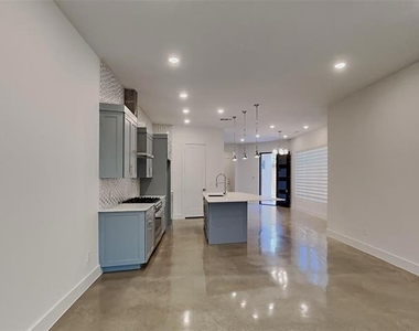 2343 Vagas Street - Photo Thumbnail 22