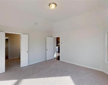1716 Yellowthroat Drive - Photo Thumbnail 9