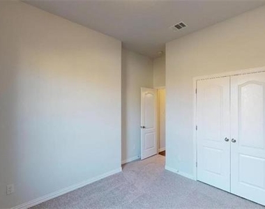 1716 Yellowthroat Drive - Photo Thumbnail 18