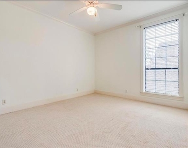 3537 Normandy Avenue - Photo Thumbnail 8