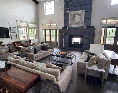 992 Emil Place - Photo Thumbnail 15