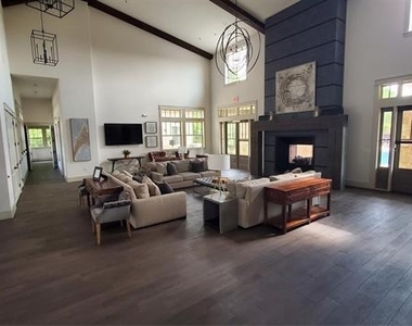 992 Emil Place - Photo Thumbnail 14