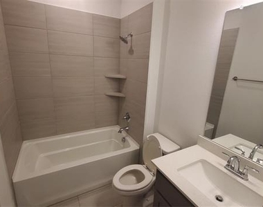 992 Emil Place - Photo Thumbnail 8