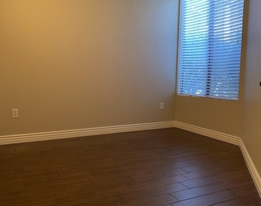 1701 E Colter Street - Photo Thumbnail 5