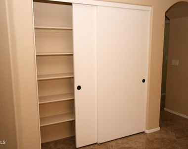 12826 W Windsor Avenue - Photo Thumbnail 8