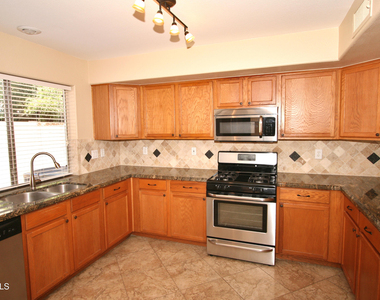 12826 W Windsor Avenue - Photo Thumbnail 4