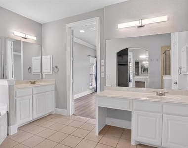 10115 Stone Harbor Way - Photo Thumbnail 28