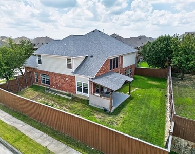 10115 Stone Harbor Way - Photo Thumbnail 7