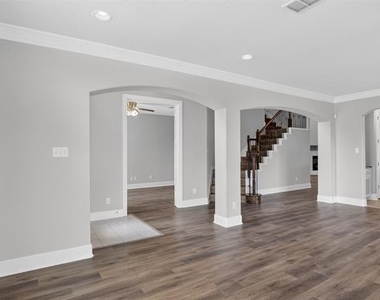 10115 Stone Harbor Way - Photo Thumbnail 15