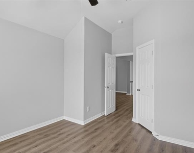 10115 Stone Harbor Way - Photo Thumbnail 35