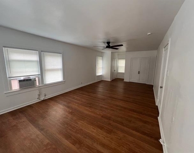 622 N Austin Street - Photo Thumbnail 18
