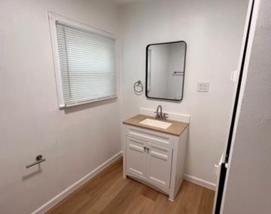 622 N Austin Street - Photo Thumbnail 20