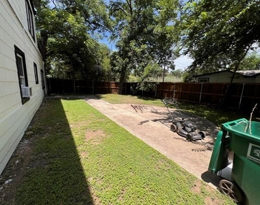 622 N Austin Street - Photo Thumbnail 23