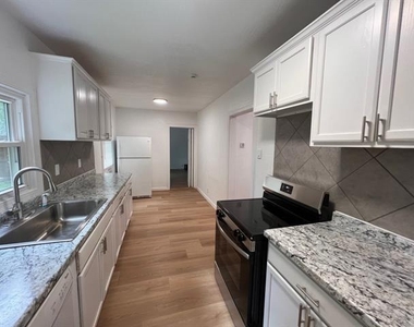 622 N Austin Street - Photo Thumbnail 6