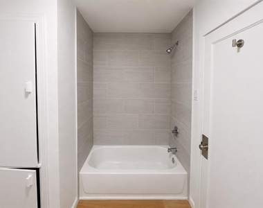 622 N Austin Street - Photo Thumbnail 4
