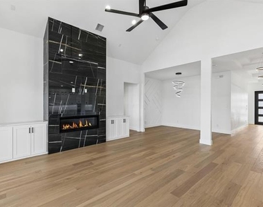 312 Carrington Drive - Photo Thumbnail 13