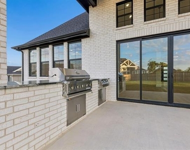 312 Carrington Drive - Photo Thumbnail 33