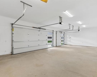 312 Carrington Drive - Photo Thumbnail 34