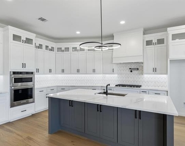 312 Carrington Drive - Photo Thumbnail 2