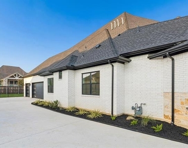 312 Carrington Drive - Photo Thumbnail 35