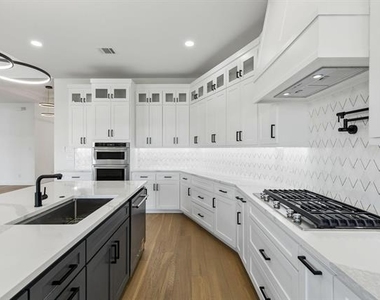 312 Carrington Drive - Photo Thumbnail 3