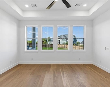 312 Carrington Drive - Photo Thumbnail 16