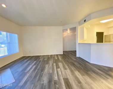 600 W Grove Parkway - Photo Thumbnail 4