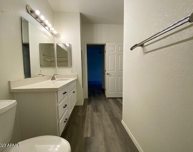 600 W Grove Parkway - Photo Thumbnail 12