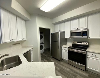 600 W Grove Parkway - Photo Thumbnail 6