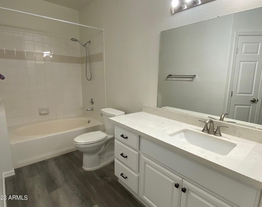 600 W Grove Parkway - Photo Thumbnail 10