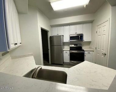 600 W Grove Parkway - Photo Thumbnail 19