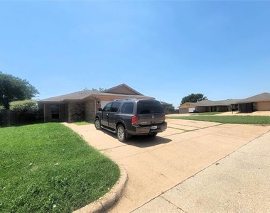 3411 Stonewall Lane - Photo Thumbnail 1