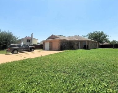 3411 Stonewall Lane - Photo Thumbnail 15