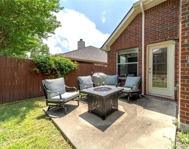 8574 Robertson Drive - Photo Thumbnail 15