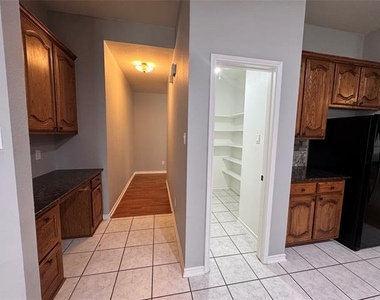 8312 Riverwalk Trail - Photo Thumbnail 20