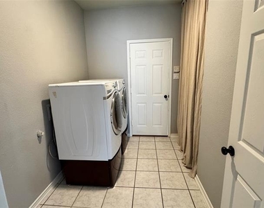 8312 Riverwalk Trail - Photo Thumbnail 19