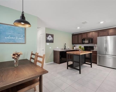 6611 Coulter Drive - Photo Thumbnail 5