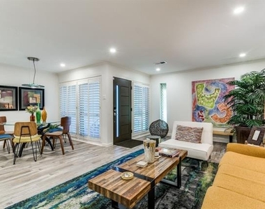 9807 Airline Road - Photo Thumbnail 3