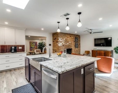 9807 Airline Road - Photo Thumbnail 11