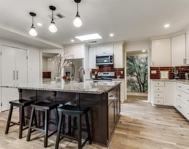 9807 Airline Road - Photo Thumbnail 12