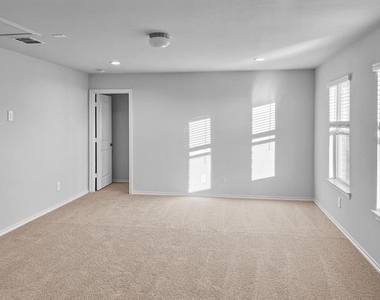 1817 Winecup Drive - Photo Thumbnail 10