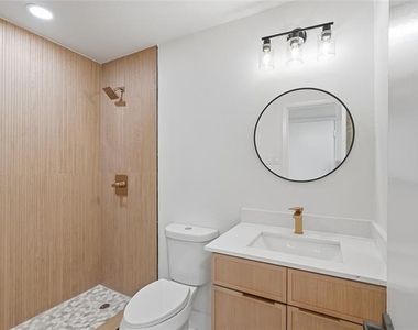 1721 R Avenue - Photo Thumbnail 10