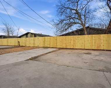 1721 R Avenue - Photo Thumbnail 16
