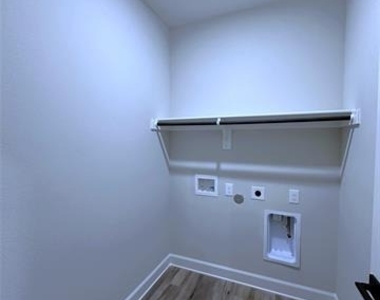 2024 Brentwood Drive - Photo Thumbnail 34
