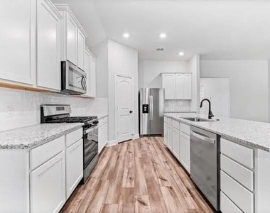 2024 Brentwood Drive - Photo Thumbnail 14